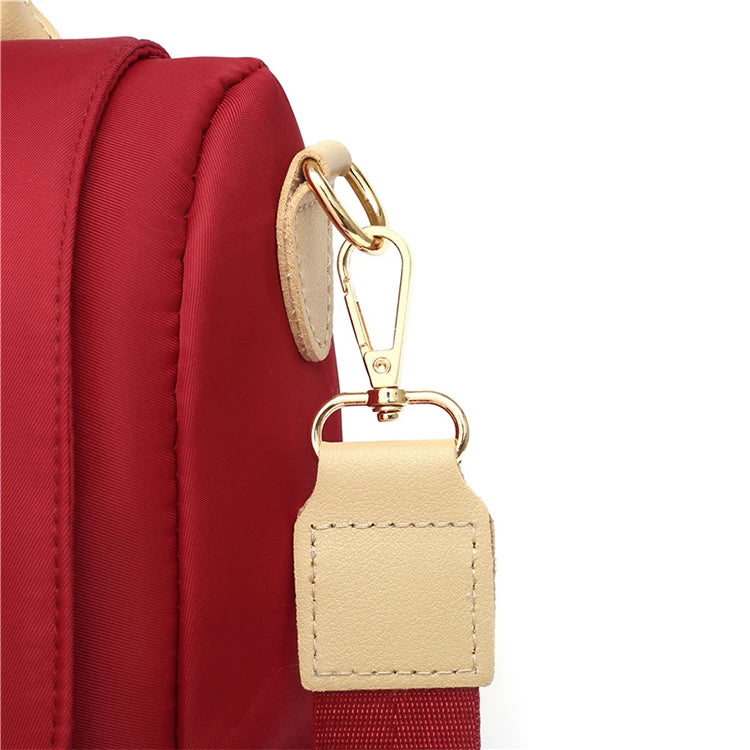 Mochila de mujer de moda, correas ajustables para los hombros, múltiples estilos traseros, cierre de cremallera, forro de poliéster, adecuada para v
