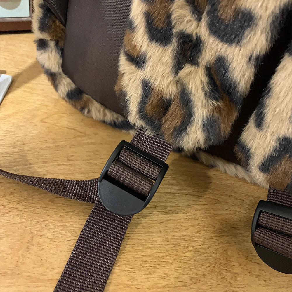 Mochila Japonesa de Primavera y Verano con Estampado de Leopardo y Parches de Felpa, Mochila para Computadora, Estilo Universitario