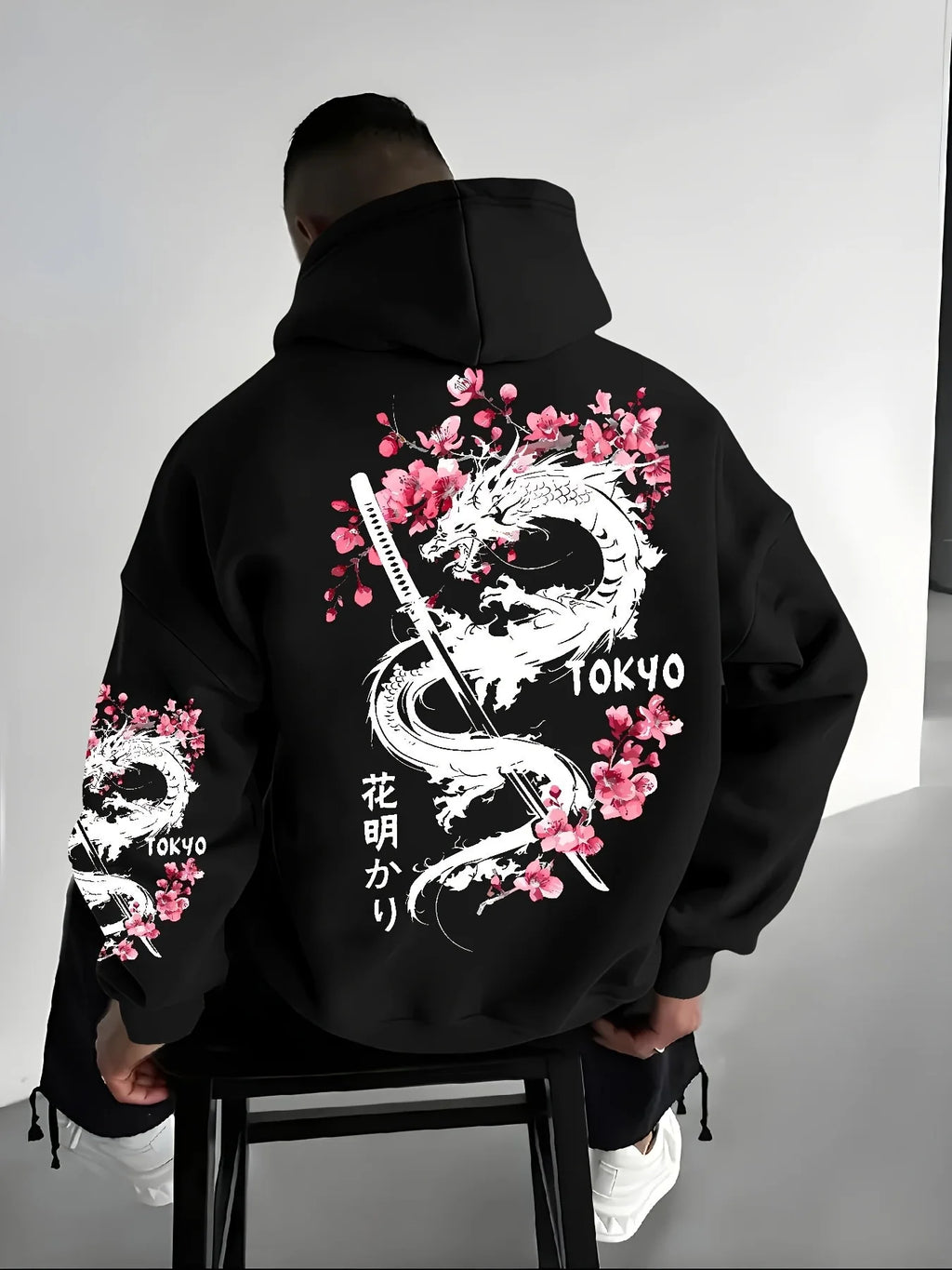 Hoodie Anime Estampado Dragón y Flores de Cerezo | Hombre