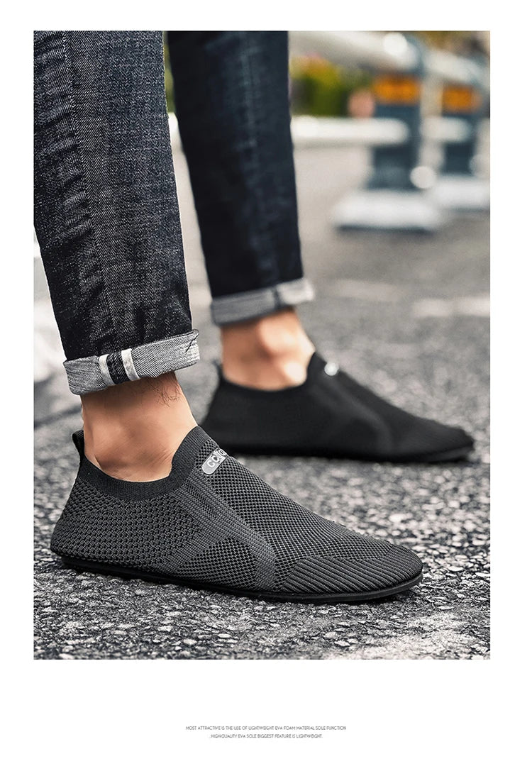 Zapatillas informales transpirables para hombre, zapatos ligeros sin cordones para caminar para hombre, mocasines flexibles antideslizantes para parejas, calzado suave de verano