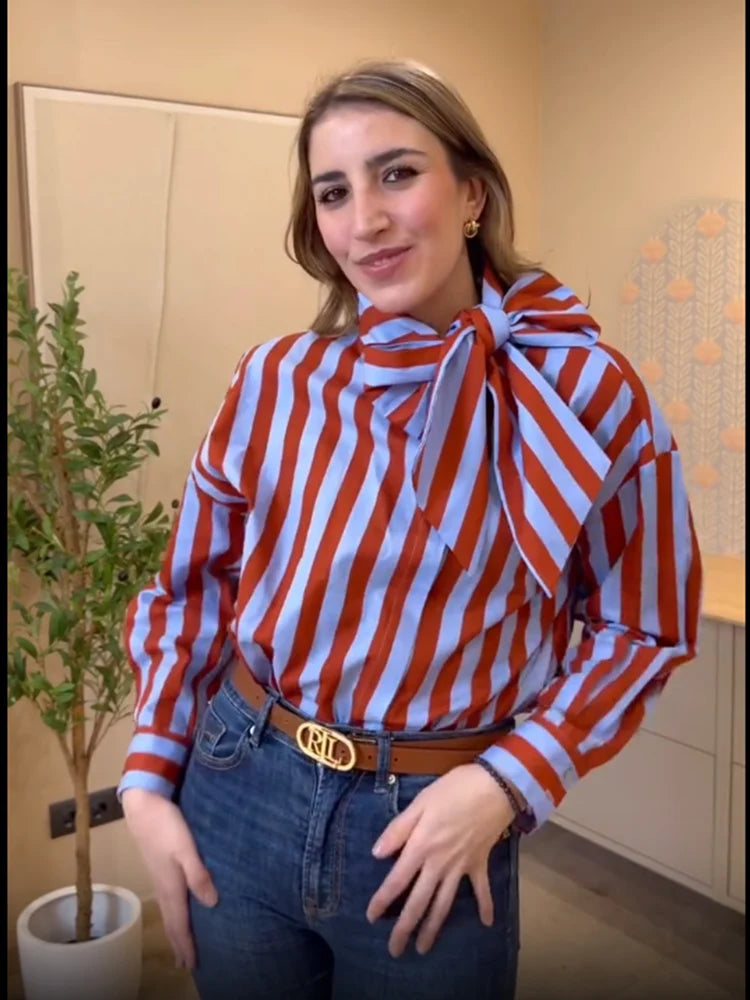 Camisa a Rayas de Manga Larga con Cuello de Lazo