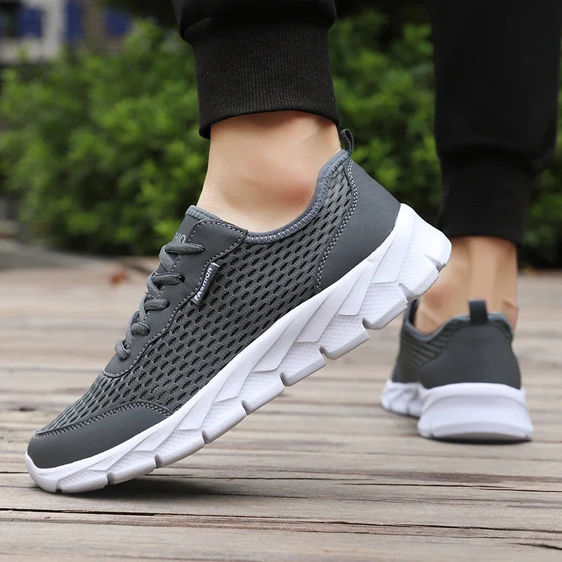 YRZL nuevas zapatillas de correr para hombre, zapatos deportivos transpirables, peso ligero, moda de verano, zapatillas transpirables de talla grande 38-48 para hombre