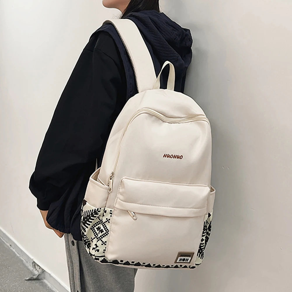 Mochila de Nailon con Estampado Étnico y Detalle de Logotipo, Mochila Multibolsillos, Ligera y Resistente al Agua para la Escuela y Uso Diario
