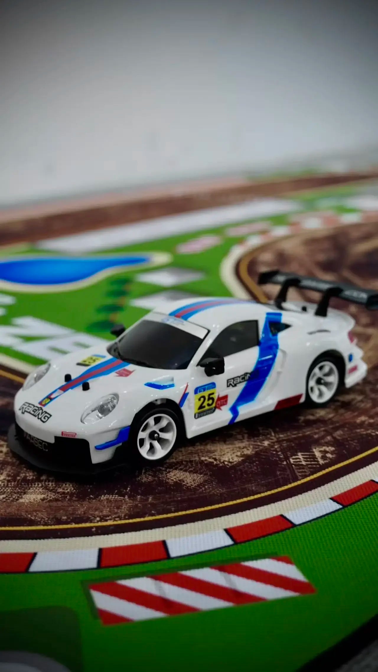 Wltoys RC 284019 Control remoto 1/28 30 Km/H Mosquito de carreras de alta velocidad 2,4 GHz todoterreno RTR Rally Drift Car