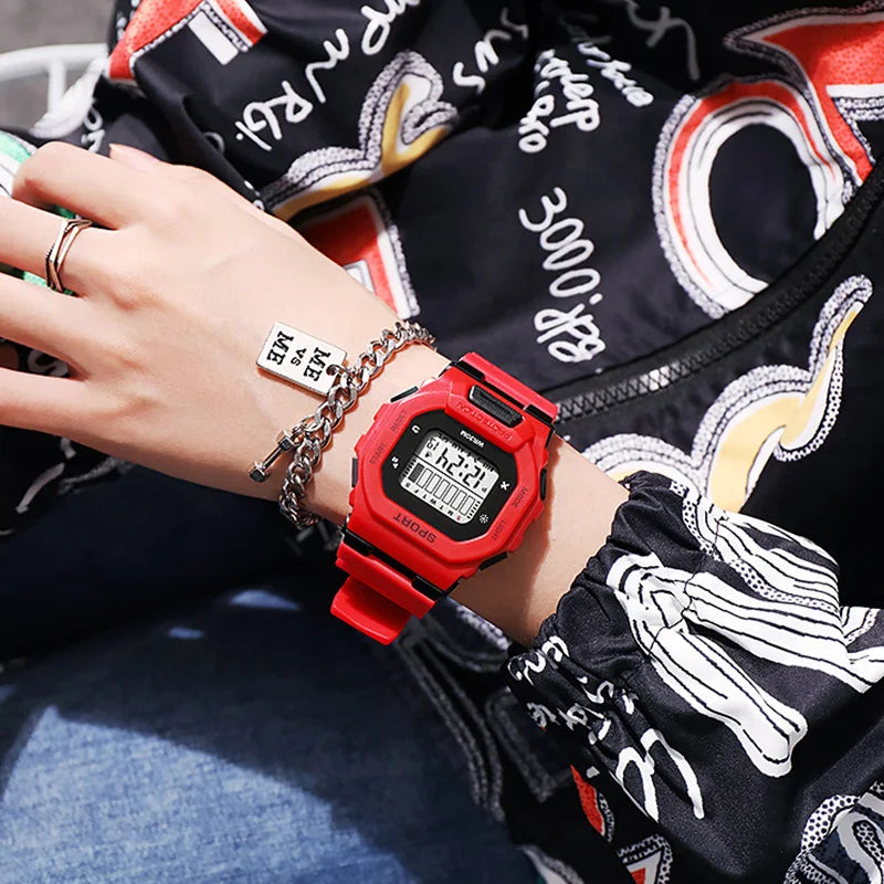 Reloj deportivo YIKAZE para hombre, relojes digitales LED resistentes al agua, tendencia de aventura al aire libre para estudiantes, reloj electrónico multifuncional para regalo