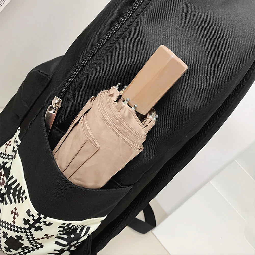 Mochila de Nailon con Estampado Étnico y Detalle de Logotipo, Mochila Multibolsillos, Ligera y Resistente al Agua para la Escuela y Uso Diario