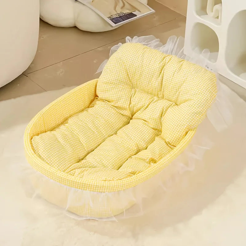 Cama de Princesa para Mascotas - Felpa Ovalada con Encaje para Perros y Gatos