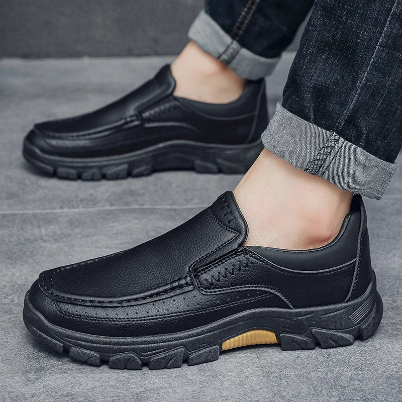 Nuevos zapatos informales para hombre de primavera y otoño, zapatos británicos para papá de mediana edad, zapatos de cuero de negocios a la moda