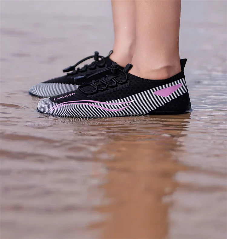 Zapatos acuáticos ligeros a la moda para hombre, zapatos de playa transpirables para mujer, zapatos de Yoga Unisex antideslizantes flexibles, zapatillas de agua de secado rápido