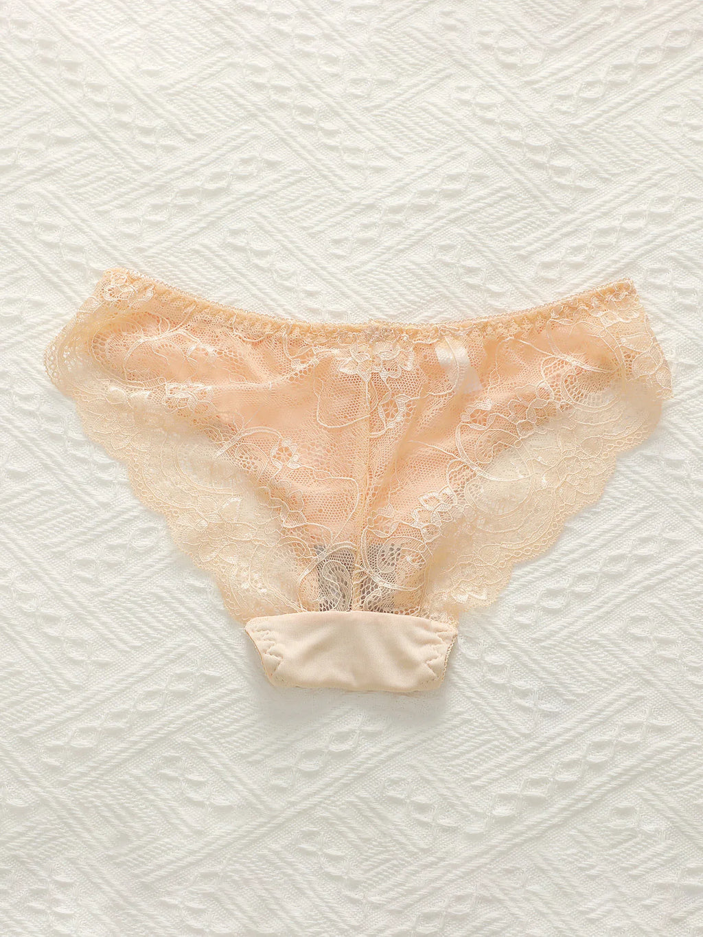 Conjunto de Sujetador y Tanga con Bordado Floral
