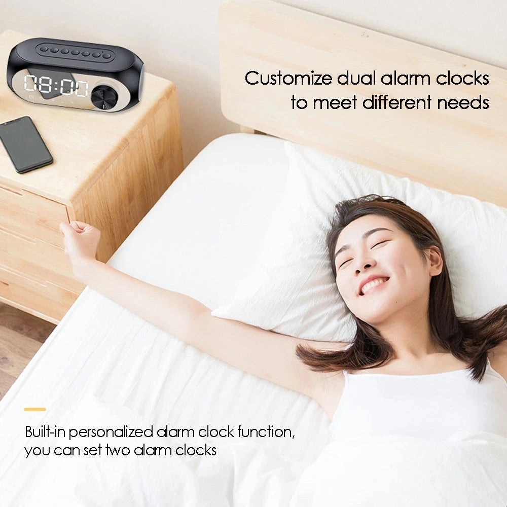Parlante Bluetooth FM con Reloj Despertador y Subwoofer Portátil