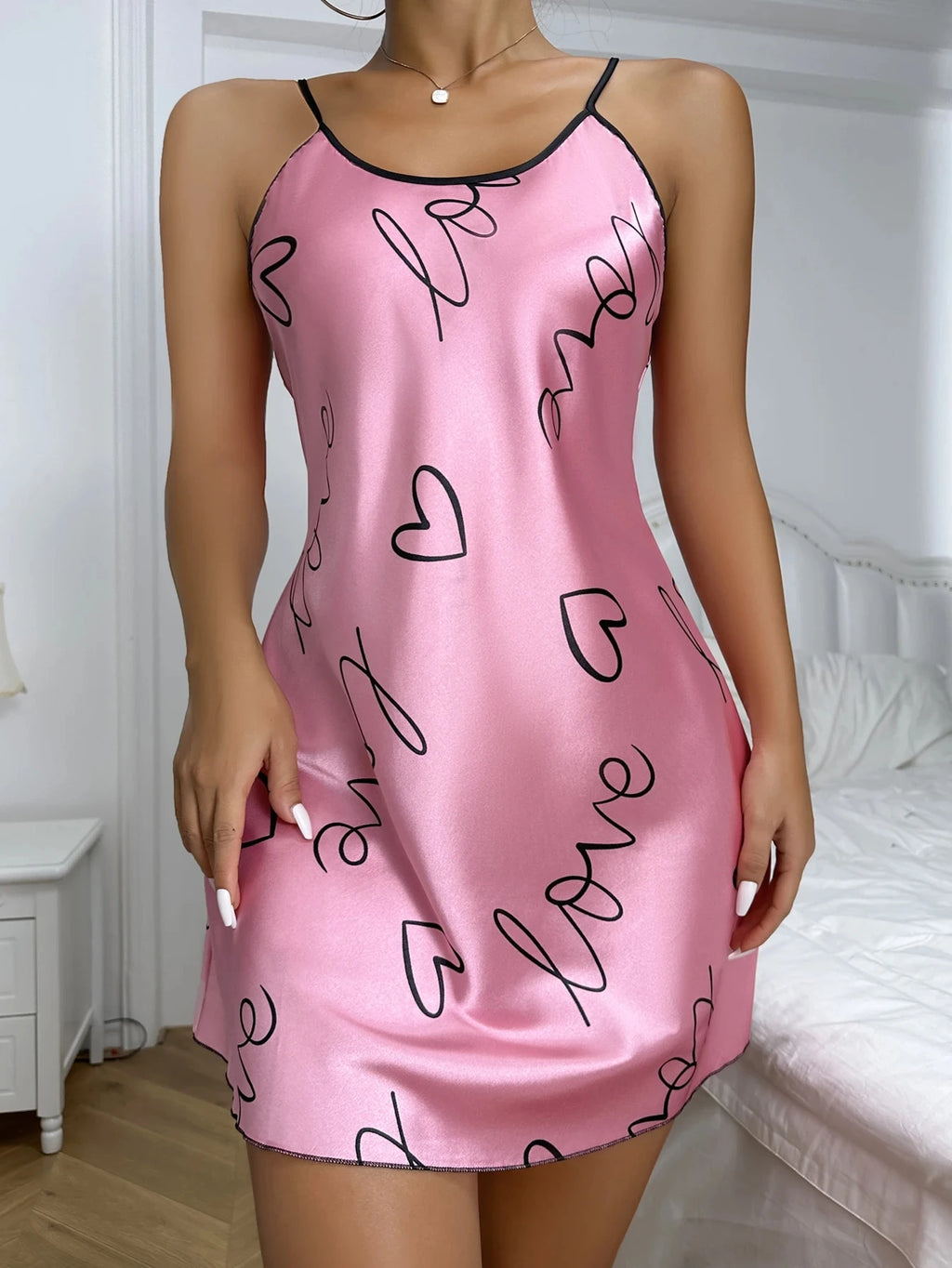 Camisón de Seda con Estampado de Letras y Corazones para Mujer