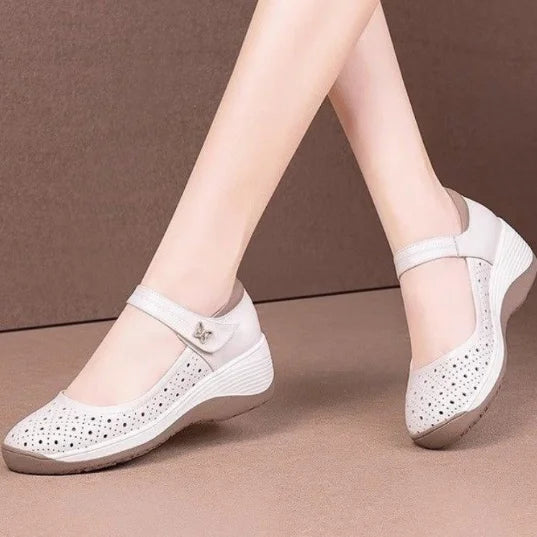 2026 Zapatos de mamá para mujer de primavera: zapatos de tacón poco profundos sin tirar de suela suave, plataforma gruesa de cuero informal con una hebilla, tacón de cuña
