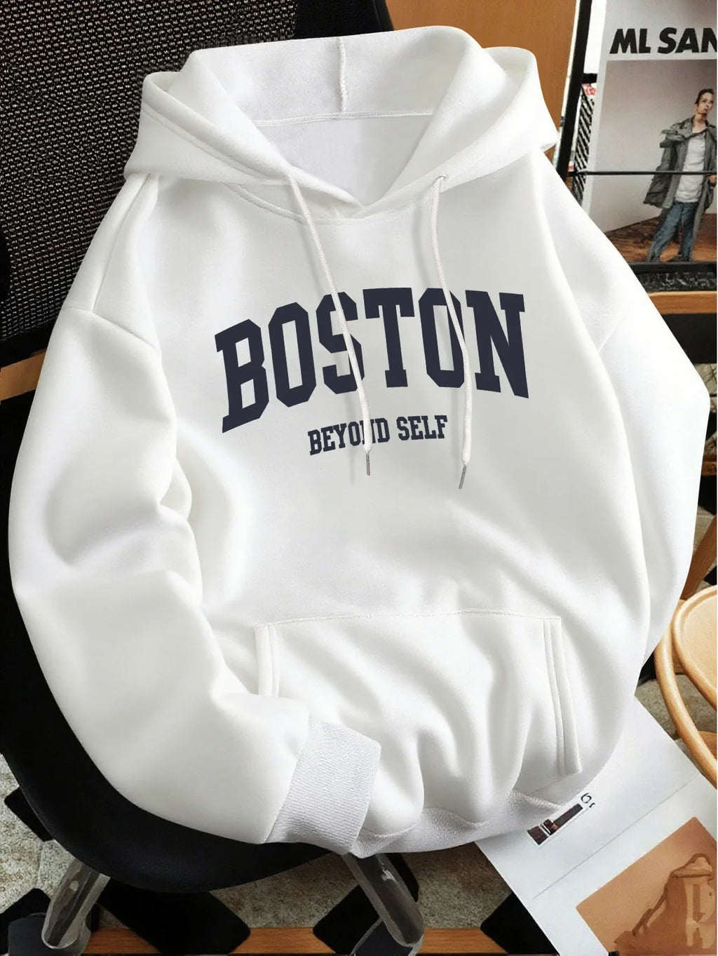 Sudadera con capucha retro premium para hombre, con estampado de letras inspirado en Boston, corte regular, cuello con capucha, estampado gráfico de color liso.