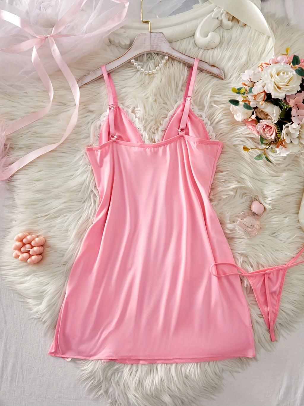 Conjunto Babydoll de Satén con Encaje y Tanga, Lencería Romántica