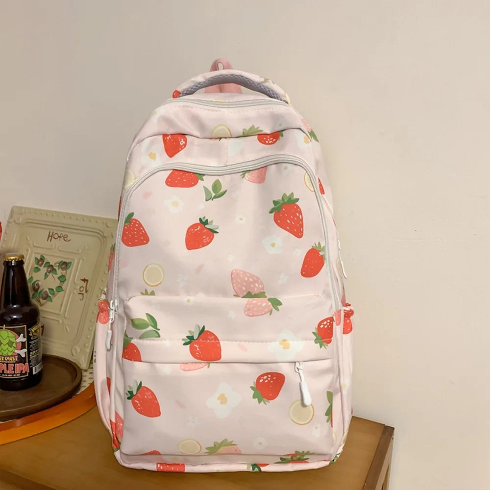 Mochila de Nailon con Estampado de Fresas, Resistente al Agua