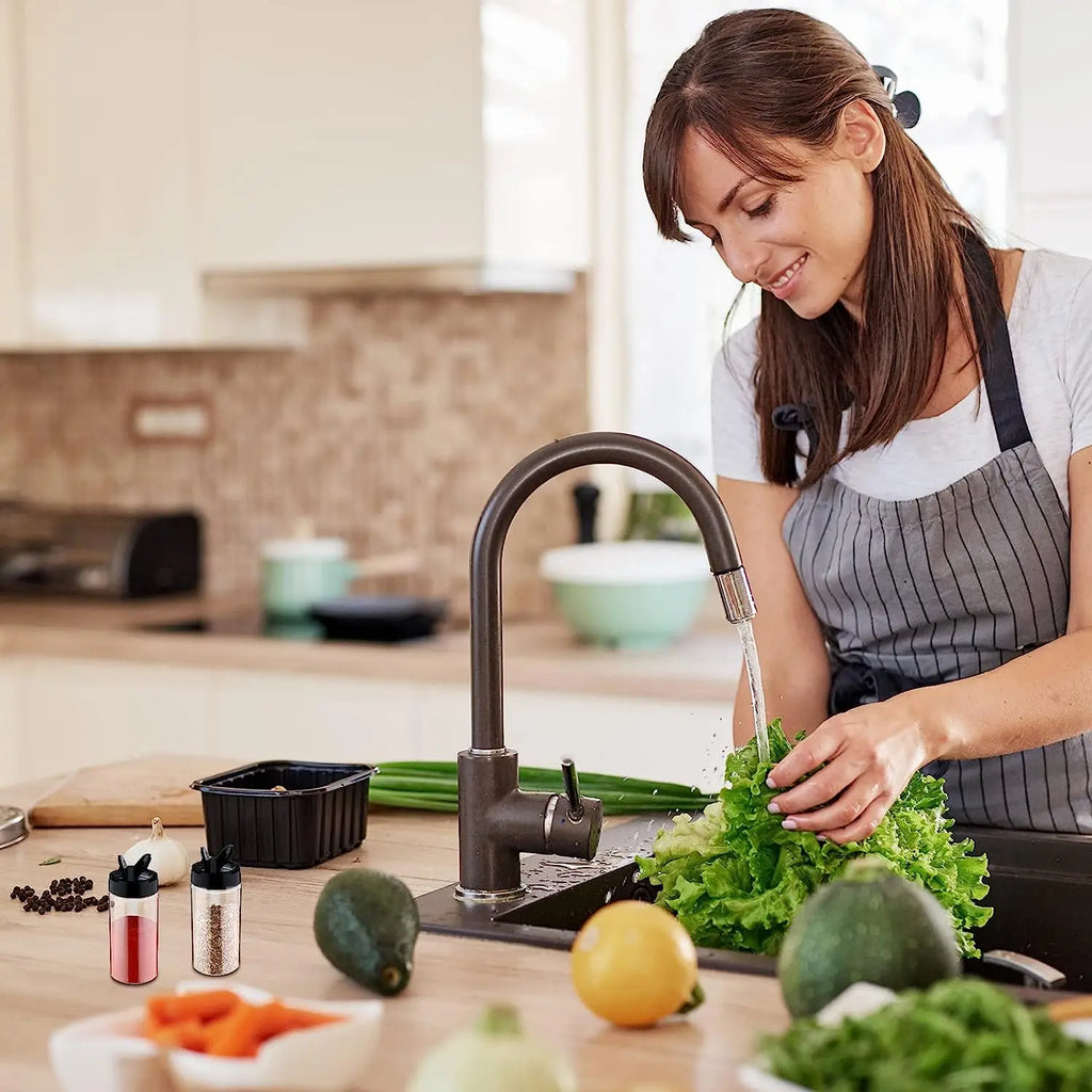 LMETJMA-tarro de especias de plástico transparente con tapas agitadoras, contenedores de condimentos para cocina, almacenamiento de especias en polvo, JT198