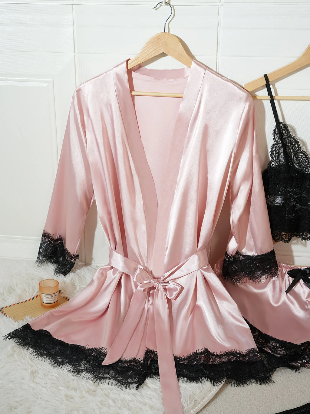 Conjunto de Pijama de Satén para Mujer 4 Piezas con Bata y Encaje