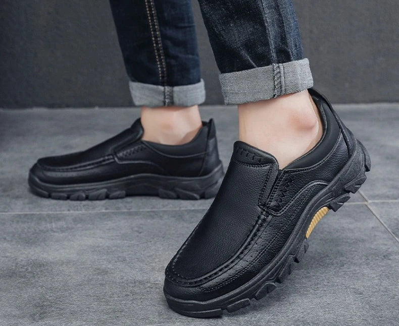 Nuevos zapatos informales para hombre de primavera y otoño, zapatos británicos para papá de mediana edad, zapatos de cuero de negocios a la moda