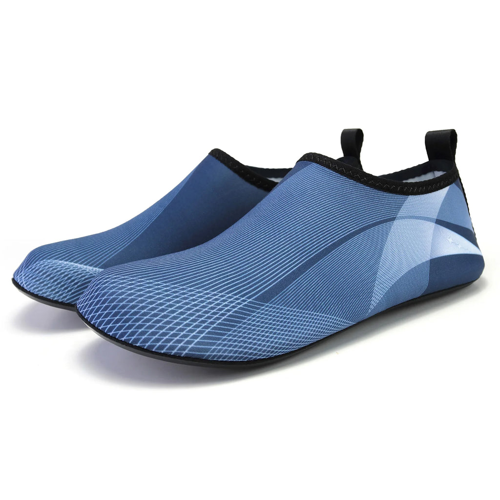 Par de zapatos acuáticos ligeros para hombre y mujer, zapatos de playa para exteriores de secado rápido, antideslizantes, descalzos, verano, 2023