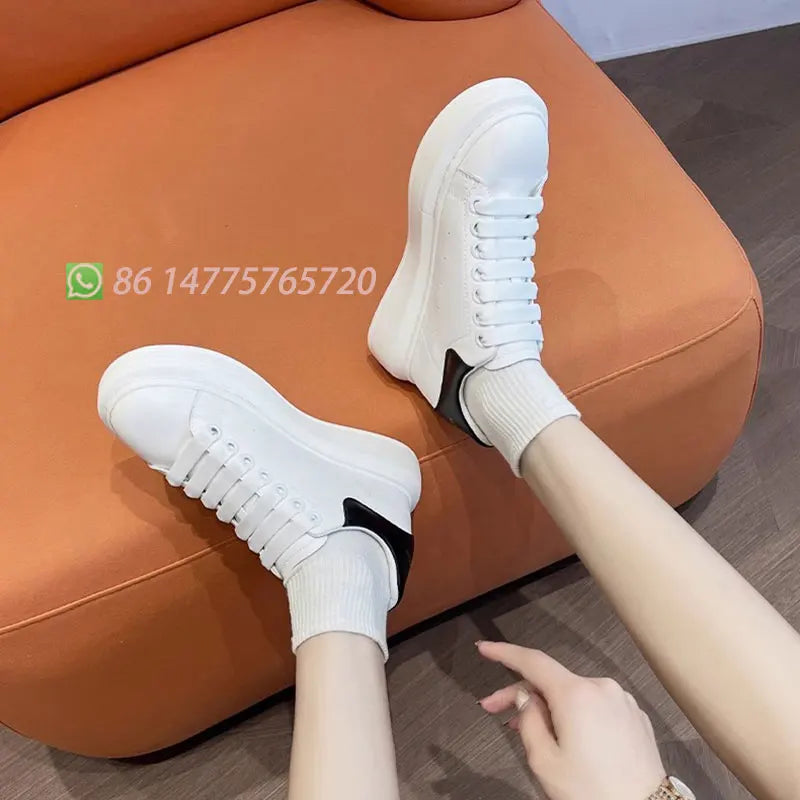 Zapatillas deportivas unisex con plataforma para hombre y mujer, para primavera y otoño, versátiles, a la moda, informales, blancas, de diseñador, con tacón oculto.