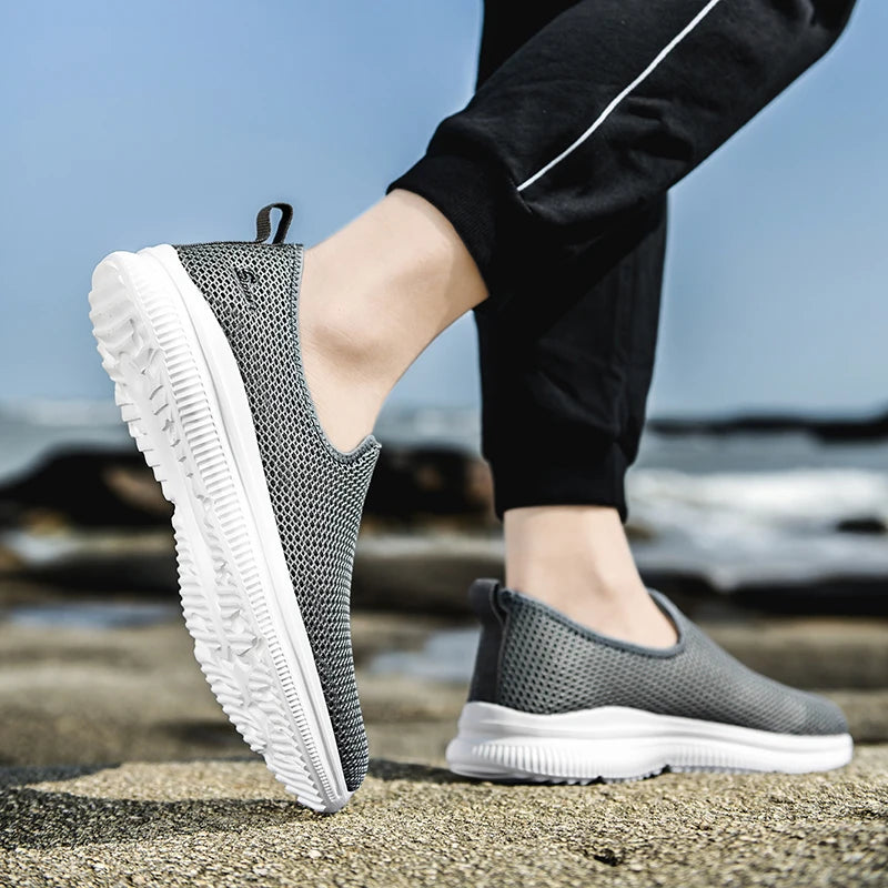 YRZL Zapatillas de deporte para hombre, zapatos informales transpirables Unisex, mocasines de malla antideslizantes para exteriores, zapatos de tenis ligeros a la moda para hombre
