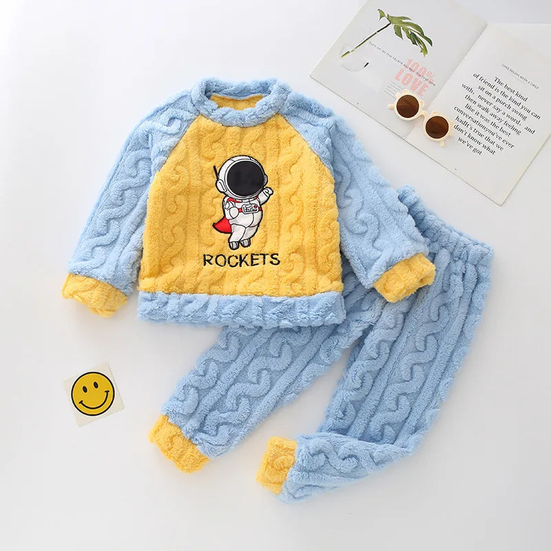 Conjunto de pijamas de franela para niños con estampa de personajes