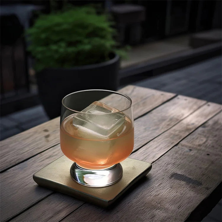 LMETJMA Bandejas grandes para cubitos de hielo con tapas, moldes cuadrados de silicona para cubitos de hielo, moldes para cubitos de hielo sin BPA para cócteles de whisky JT09
