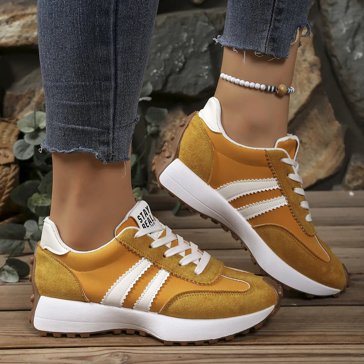 Nuevo 2025 zapatillas gruesas para mujer, zapatillas informales con plataforma a la moda, zapatillas ligeras de fondo suave para correr, zapatillas de deporte de malla de verano