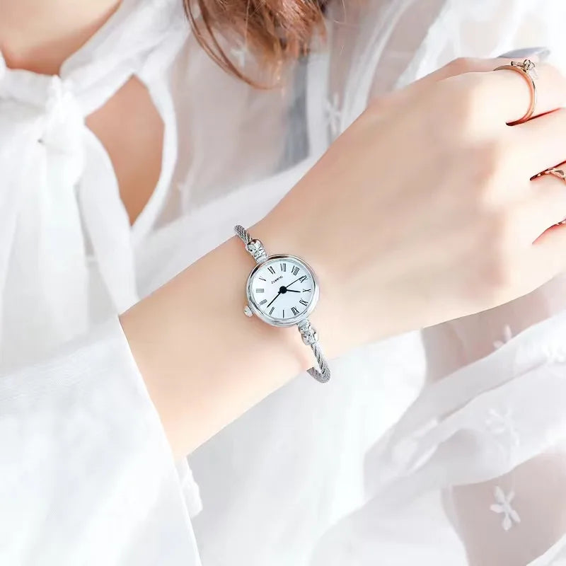 Reloj de pulsera para mujer a la moda, pulsera dorada, esfera pequeña, reloj elegante, nuevo reloj de pulsera de acero bonito para mujer, reloj de pulsera de cuarzo
