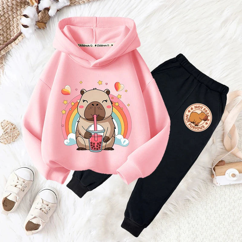 Conjunto buzo con capucha y pantalón estampado capibara para niños