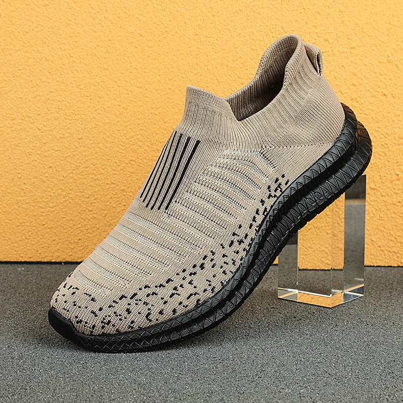 Zapatos informales transpirables para hombre, zapatos ligeros para caminar al aire libre, zapatillas antideslizantes para hombre, zapatos planos vulcanizados sin cordones 2023