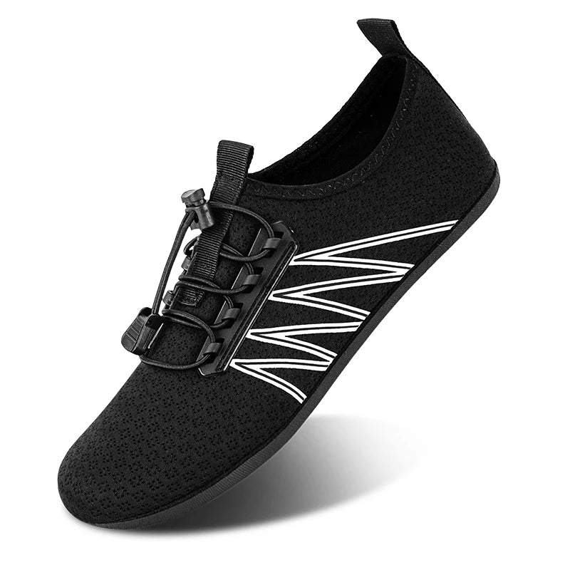Par de zapatos acuáticos transpirables, zapatos de agua suaves y flexibles para hombre, zapatos de playa antideslizantes para mujer, nuevas zapatillas informales de secado rápido 2025