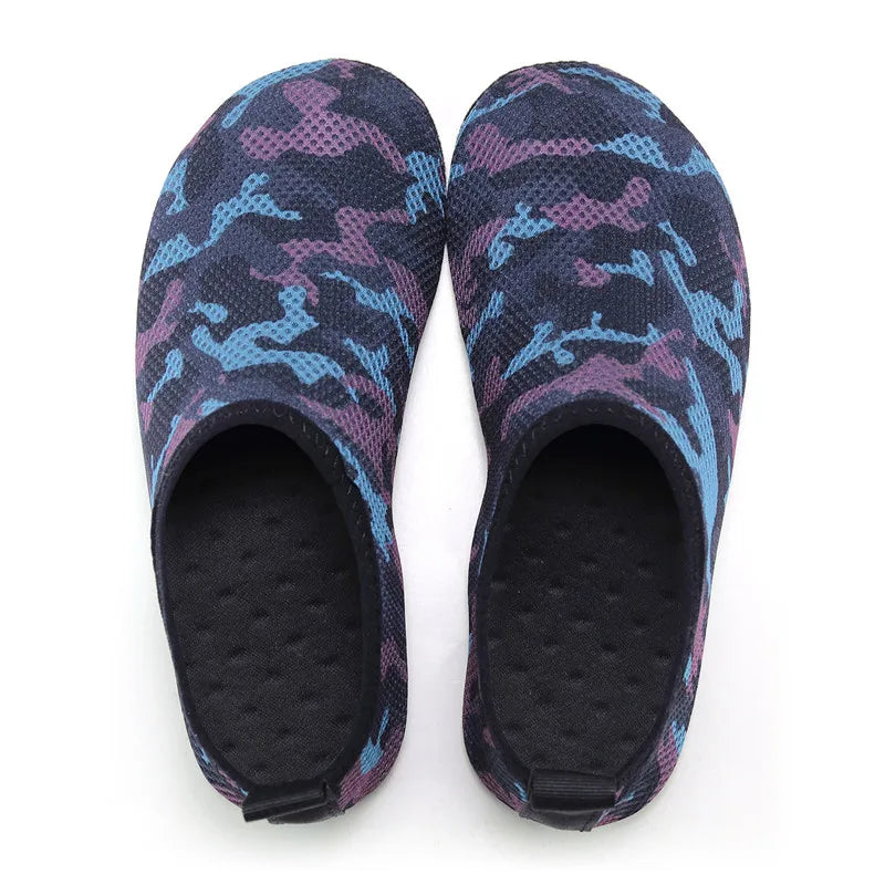Par de zapatos acuáticos ligeros para hombre y mujer, zapatos de playa para exteriores de secado rápido, antideslizantes, descalzos, verano, 2023
