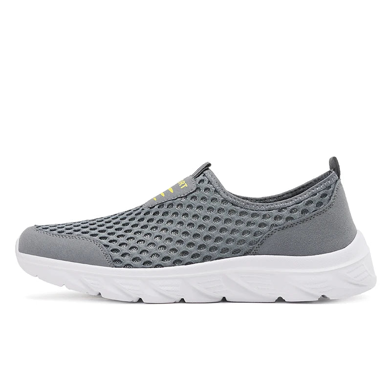 Zapatillas informales transpirables para hombre, zapatos informales ligeros antideslizantes para exteriores, mocasines planos suaves para caminar y trotar, novedad de 2024