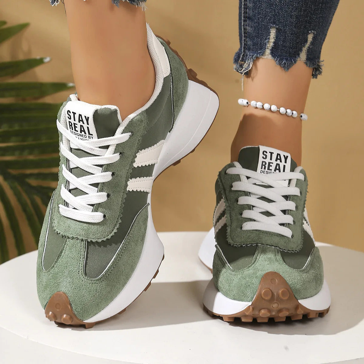 Nuevo 2025 zapatillas gruesas para mujer, zapatillas informales con plataforma a la moda, zapatillas ligeras de fondo suave para correr, zapatillas de deporte de malla de verano