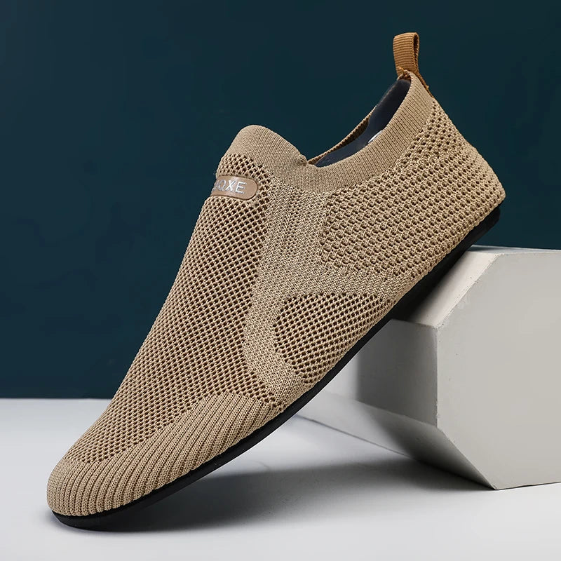Zapatillas informales transpirables para hombre, zapatos ligeros sin cordones para caminar para hombre, mocasines flexibles antideslizantes para parejas, calzado suave de verano