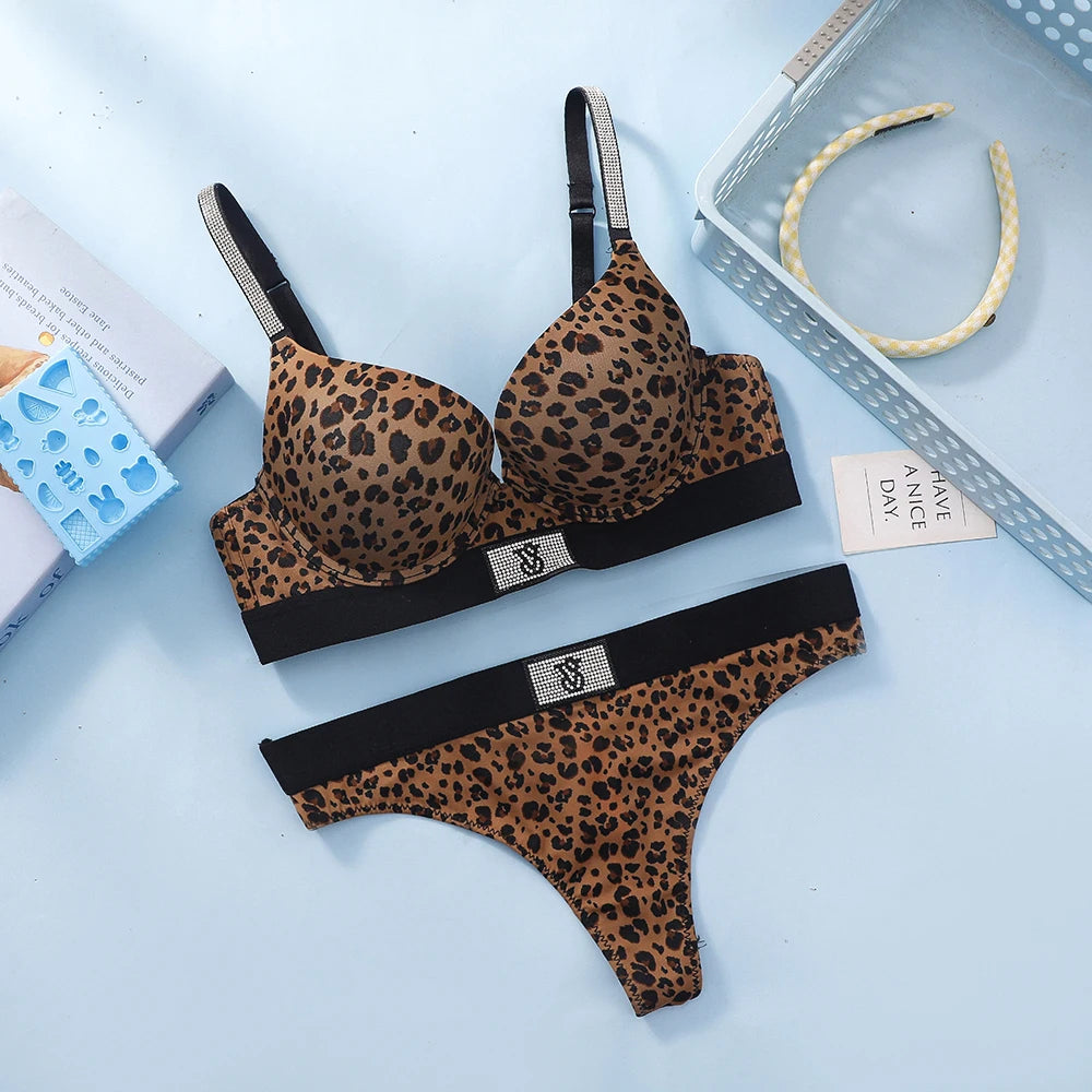 Conjunto de Sujetador Push Up sin Aros con Encaje y Bragas para Mujer