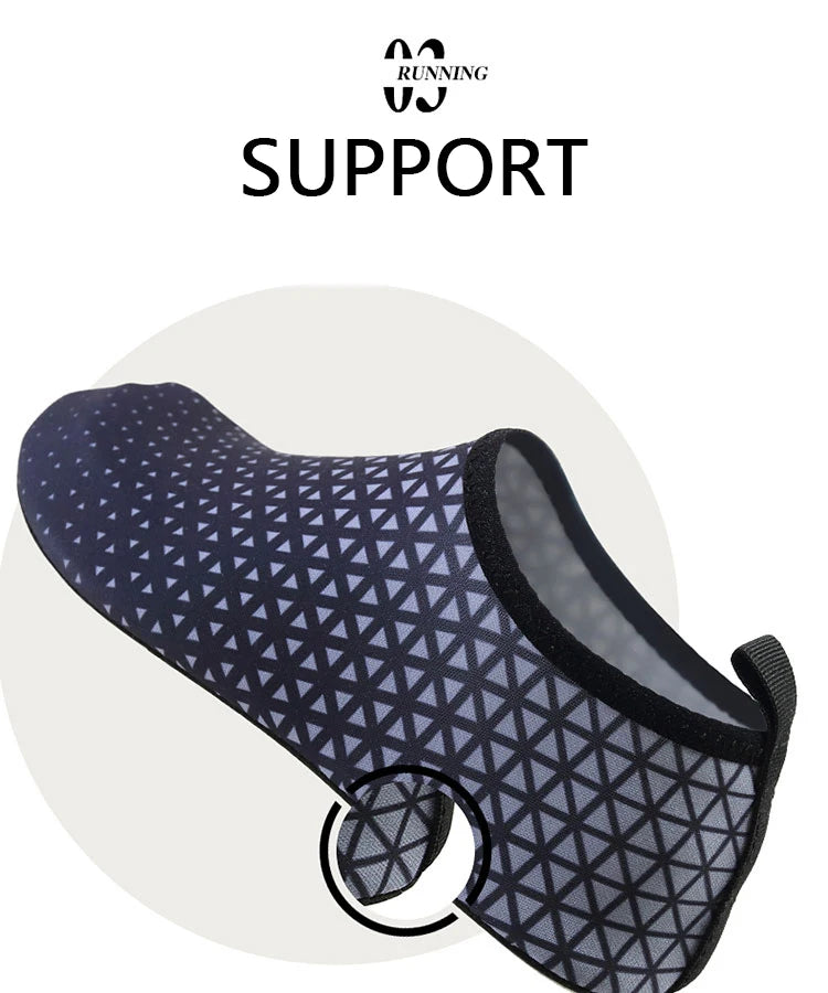 Par de zapatos acuáticos ligeros para hombre y mujer, zapatos de playa para exteriores de secado rápido, antideslizantes, descalzos, verano, 2023