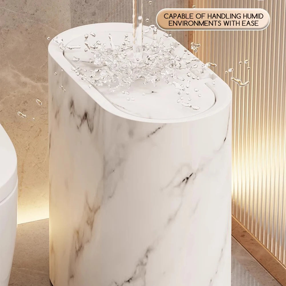 Cubo de basura delgado con tapa para baño y cocina, diseño mármol y madera