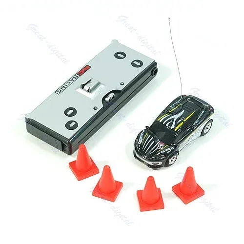 ¡Epico Mini RC Racer! Vehículo 4WD de tamaño Coke para aventuras de alta velocidad, el regalo divertido y definitivo para niños
