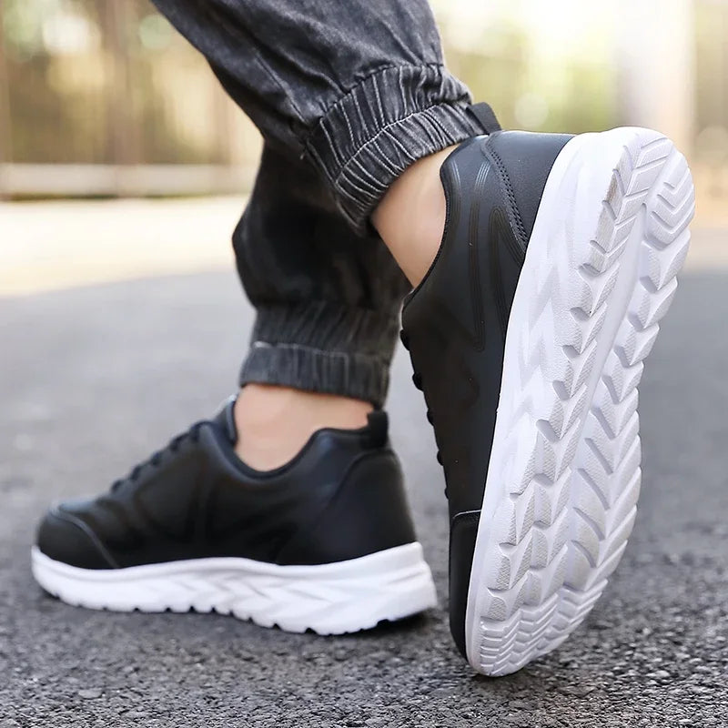 YRZL-Zapatillas deportivas impermeables de cuero para hombre, zapatos deportivos cómodos para caminar, resistentes al desgaste, color negro