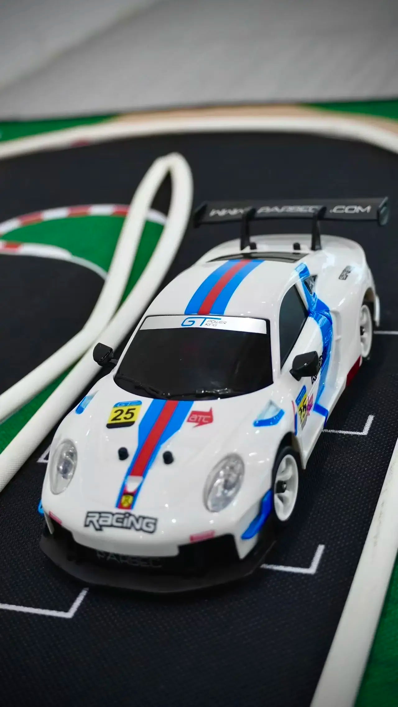 Wltoys RC 284019 Control remoto 1/28 30 Km/H Mosquito de carreras de alta velocidad 2,4 GHz todoterreno RTR Rally Drift Car