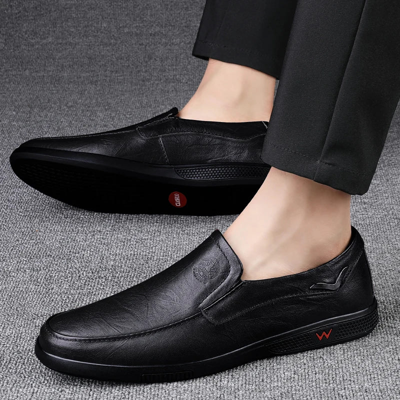 CLOHOO Zapatos casuales de negocios para hombres Calzado de cuero con parte inferior de goma de piel de vaca en capas hecho a mano para oficina y ocio