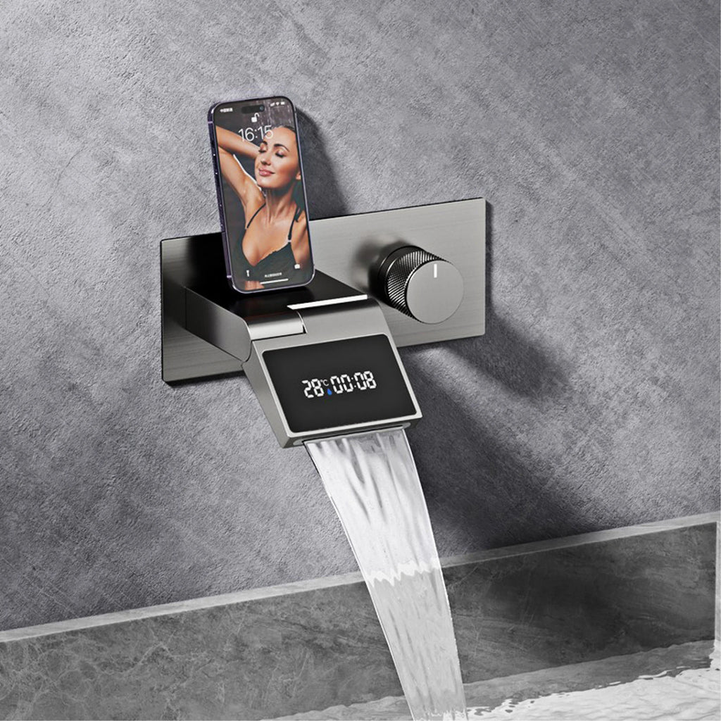 Grifo de baño montado en la pared de latón gris con pistola de lujo con pantalla digital LED Grifo de baño integrado de agua fría y caliente con una sola manija