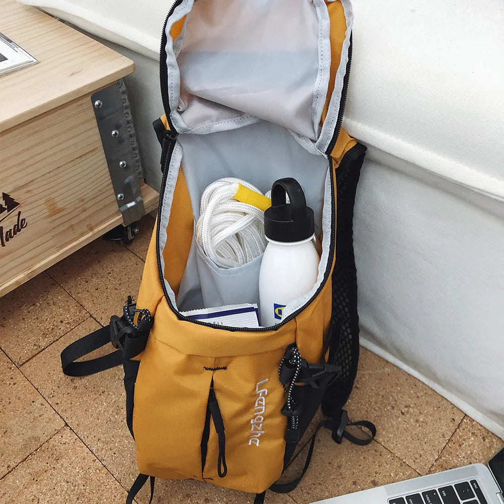 Mini Mochila para Senderismo con Diseño de Montaña