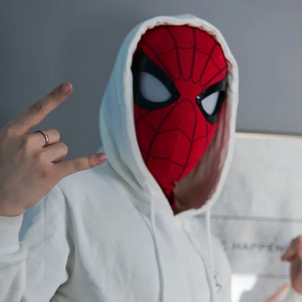 Máscara de Spiderman con ojos de Control remoto móvil, máscara de Spiderman Peter Parker, máscara de disfraz de Halloween, Material de tela de LICRA