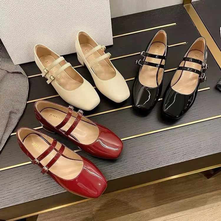 2025 Nuevos zapatos de tacón Mary Jane de charol burdeos para mujer, zapatos de vestir de tacón bajo con doble hebilla dorada de inspiración vintage