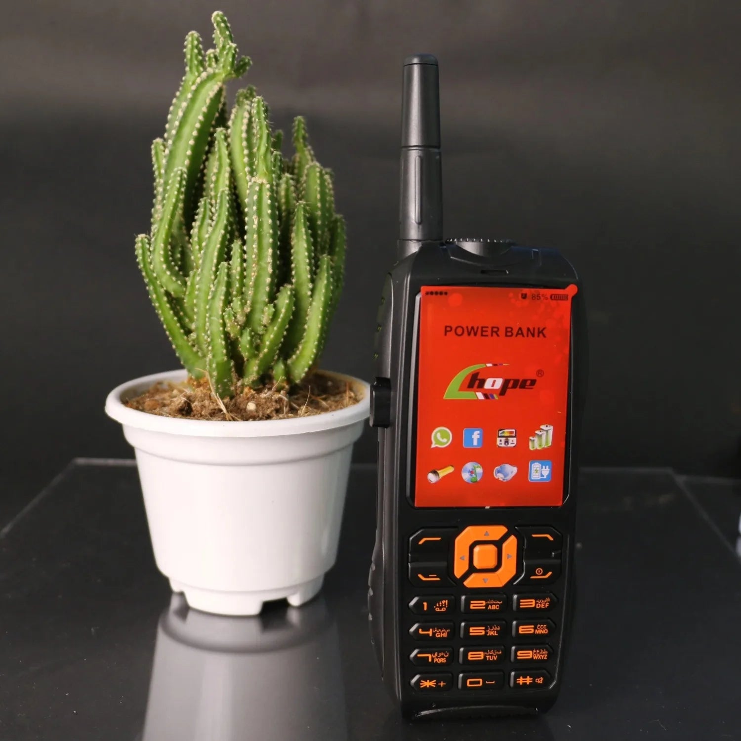 Teléfono militar a prueba de golpes con batería grande, 3 botones SIM SOS, marcación de velocidad de voz fuerte, Clip incorporado, función robusta para personas mayores