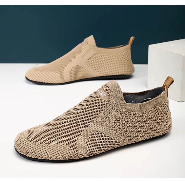 Zapatillas informales transpirables para hombre, zapatos ligeros sin cordones para caminar para hombre, mocasines flexibles antideslizantes para parejas, calzado suave de verano